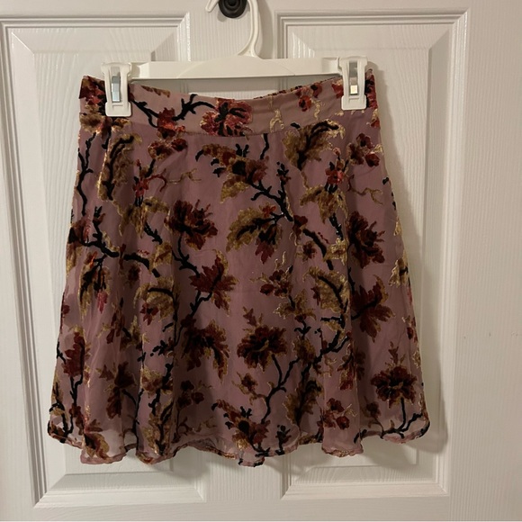 Urban Outfitters tinsley burnout velvet mini skirt. Size small - Picture 3 of 4